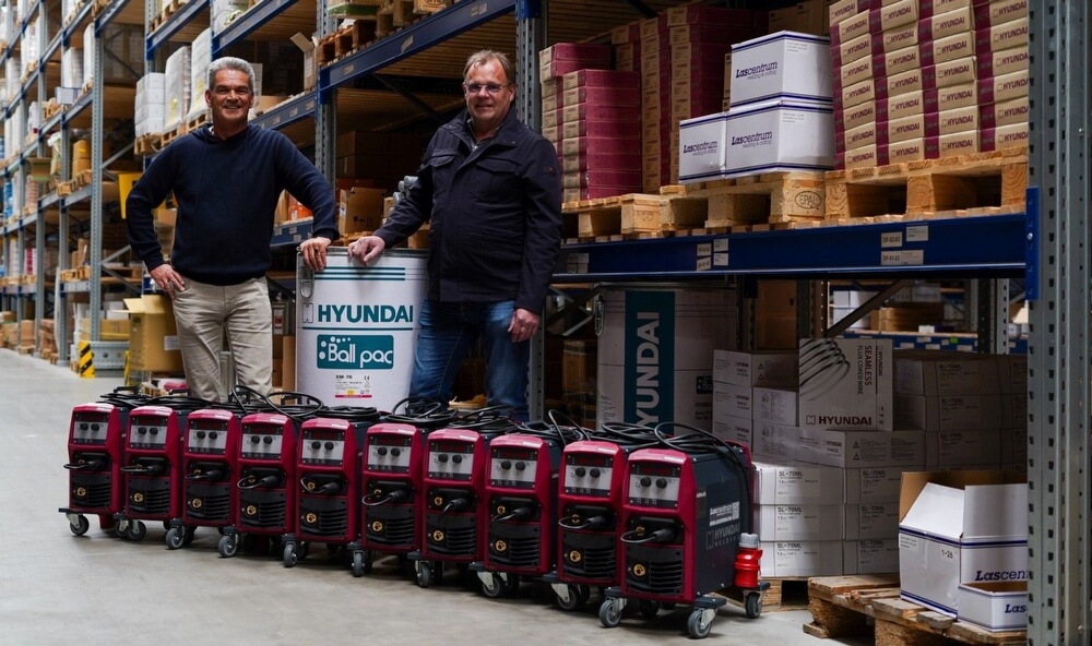 10x Hyundai Welding SUPER C300 uitgeleverd